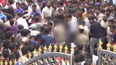 RCB के जीत का जशन मनाने आये लोगों में मची भगदड़, 50 लोग घायल और 11 की हुई मौ’त