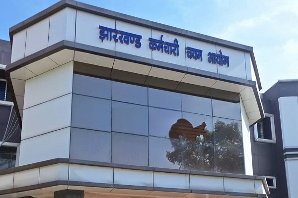 JSSC CGL घोटाला: 28 अभ्यर्थियों को पहले ही मिला था पेपर, बैंक खातों में पैसों के लेनदेन के मिले सबूत…