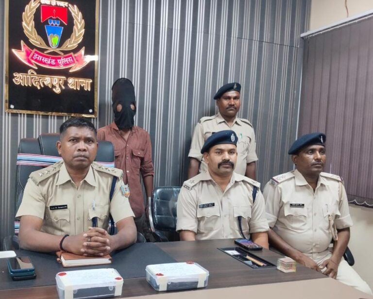 आदित्यपुर पुलिस की बड़ी सफलता : 8.22 ग्राम ब्राउन शुगर के साथ युवक गिरफ्तार, भेजा गया जेल…