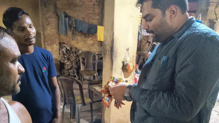 चक्रधरपुर में खाद्य सुरक्षा विभाग की बड़ी कार्रवाई, तीन होटल पर जुर्माना, कई को नोटिस…