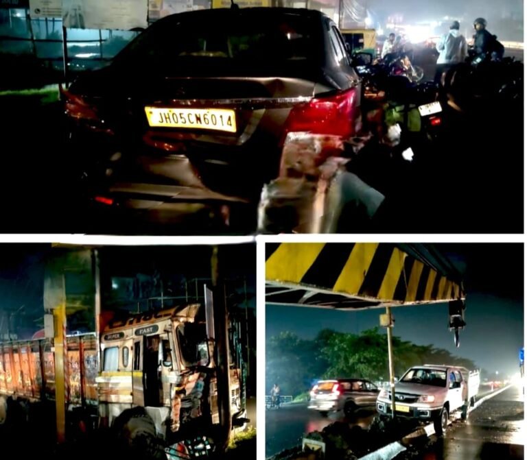 आदित्यपुर टोल प्लाजा के पास बेकाबू ट्रक ने मचाई तबाही, चार गाड़ियां क्षतिग्रस्त, लोगों का सड़क पर हंगामा…