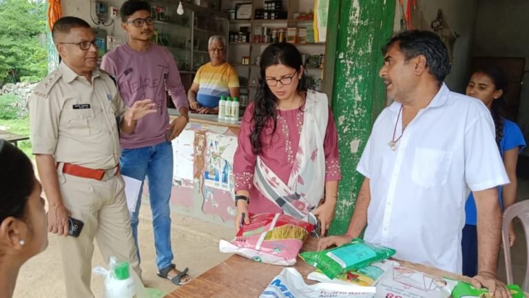 Gumla: बीज-उर्वरक दुकानों का SDO ने किया औचक निरीक्षण, दर सूची नहीं मिलने पर दी सख्त चेतावनी…