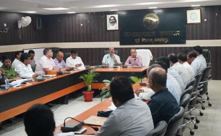 जमशेदपुर के उपायुक्त ने राजस्व वसूली को लेकर की समीक्षा बैठक, पिछड़े विभागों को फटकार…