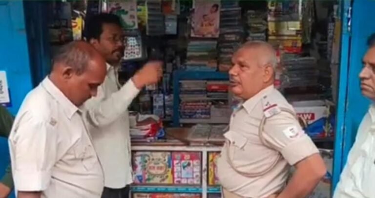 जमशेदपुर के परसुडीह में बुक स्टोर का ताला तोड़कर नकद 20 हजार पर हाथ साफ…