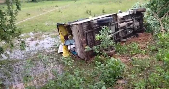 चाईबासा में भीषण सड़क हादसा! तेज रफ्तार पिकअप की टक्कर से गर्भवती महिला की मौत, तीन लोग घायल…