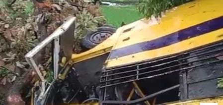 UP: बिजनौर में बड़ा हादसा! अनियंत्रित होकर पलटी स्कूल बस, 25 बच्चे घायल, शिक्षिका समेत 5 की हालत गंभीर…