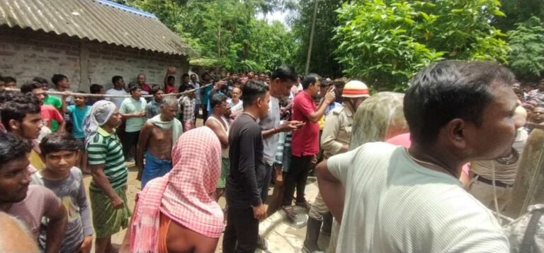 Baharagora: कुएं में गिरकर झारखंड के दो मजदूरों की मौत, गांव में छाया मातम…