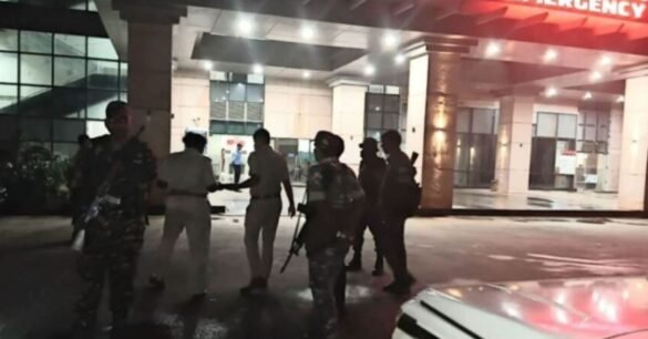 देवघर एम्स में बड़ा हादसा : पांचवीं मंजिल से गिरा MBBS छात्र, हालत गंभीर, पुलिस जांच में जुटी…