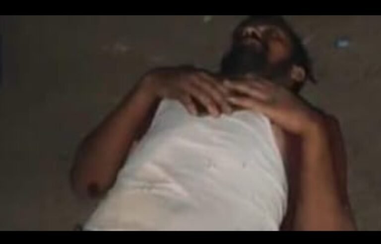 जमशेदपुर के परसुडीह में हादसा!! करनडीह चौक के पास तेज रफ्तार बाइक पिकअप वैन से टकराई, युवक गंभीर रूप से घायल…