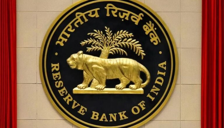 RBI की सख्ती: HDFC बैंक और श्रीराम फाइनेंस पर लाखों का जुर्माना, नियमों की अनदेखी पड़ी भारी…