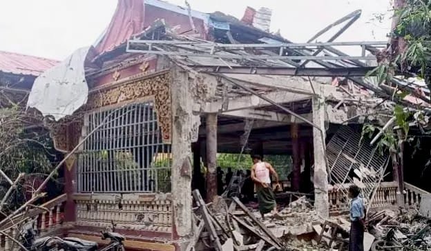 म्यांमार के बौद्ध मठ पर वायुसेना का खौफनाक हमला!! 23 की अब तक मौत जिसमें मासूम बच्चे भी शामिल, लगभग 30 घायल…