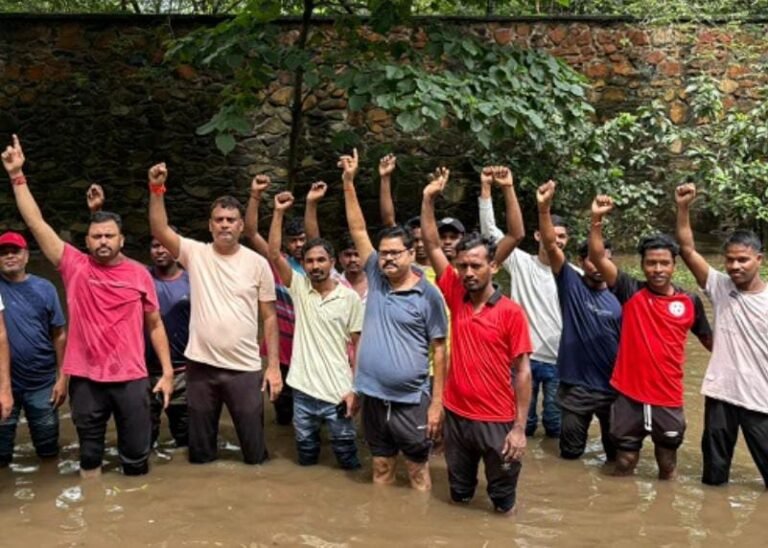 गोविंदपुर मुख्य मार्ग जलमग्न, शहर से टूटा संपर्क, जनप्रतिनिधियों का जल सत्याग्रह शुरू…