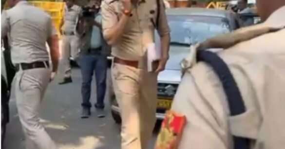 दिल्ली में दो स्कूलों को बम से उड़ाने की धमकी…