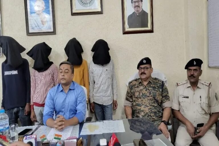 लोहरदगा में बाइक चोर गिरोह का भंडाफोड़, चार गिरफ्तार, सात मोटरसाइकिल बरामद…