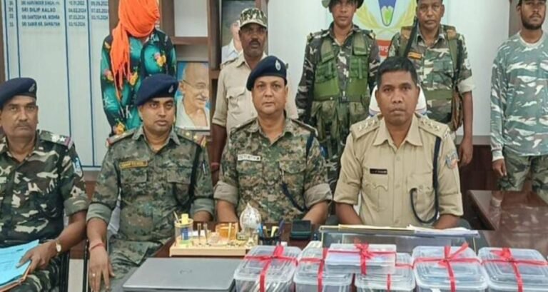 Seraikela: आमदा ओपी पुलिस की बड़ी कार्रवाई, 62 मोबाइल और एक टैब के साथ युवक गिरफ्तार…