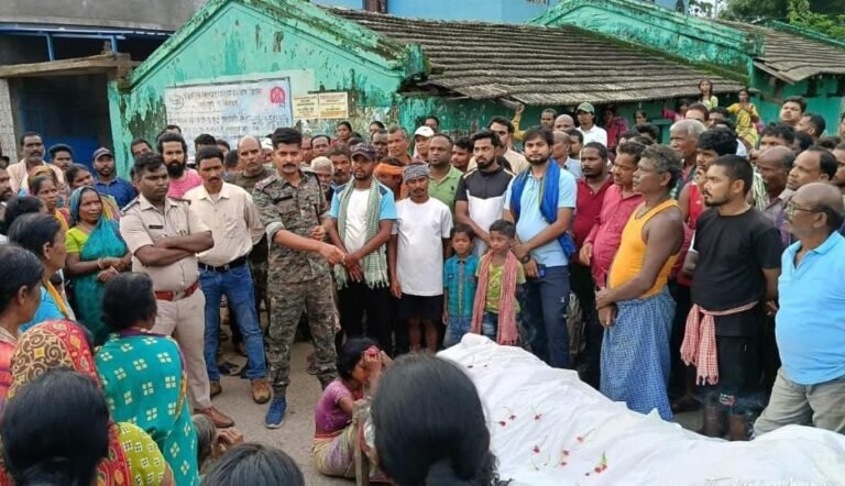 West Singhbhum: हाटगम्हरिया में टैंकर की टक्कर से युवक की मौत, गुस्साए लोगों ने किया तीन घंटे सड़क जाम…