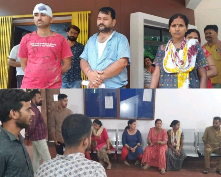 आदित्यपुर में आवारा कुत्तों को लेकर दो पड़ोसियों के बीच जमकर झड़प, मारपीट और छीनतई का आरोप, दोनों पक्ष पहुंचे थाना…