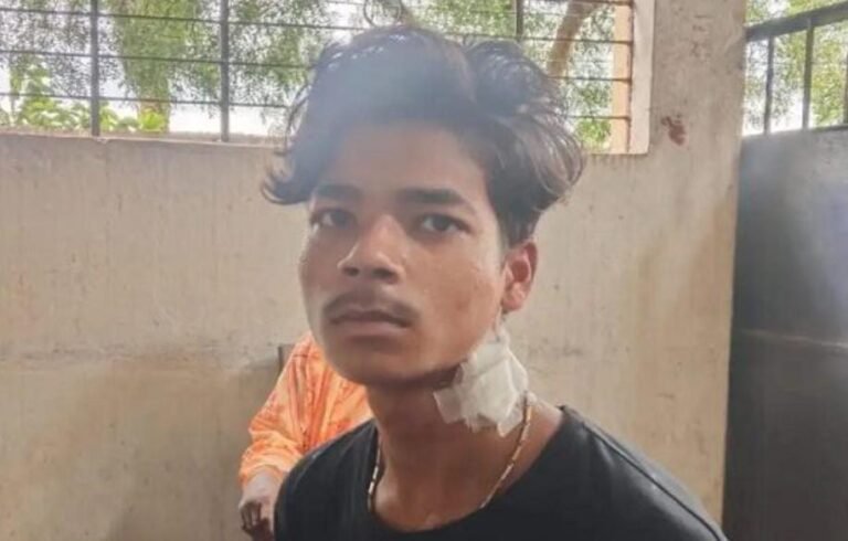 जमशेदपुर के आज़ादनगर चिकन दुकान में मामूली कहासुनी के बाद चाकू से हमला, युवक गंभीर रूप से घायल…