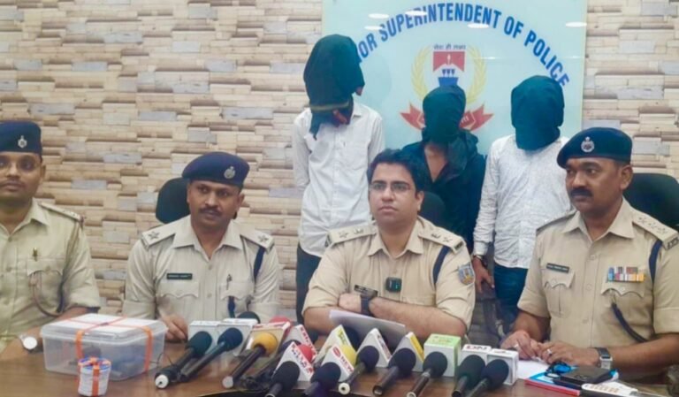 जमशेदपुर में जान मारने के नीयत से महिला पर हुई थी फायरिंग, पुलिस ने 12 घंटे में तीन आरोपियों को किया गिरफ्तार…