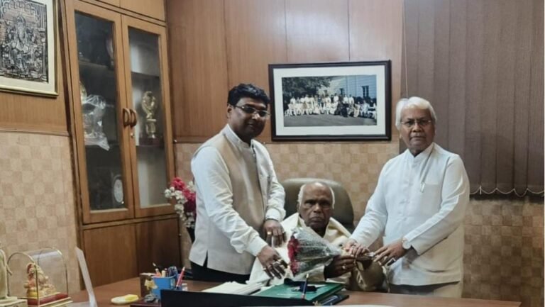 झारखंड इंटक अध्यक्ष राकेश्वर पांडेय ने दिल्ली में राष्ट्रीय अध्यक्ष से की मुलाकात, मजदूर हित में किए कार्यों की दी जानकारी…