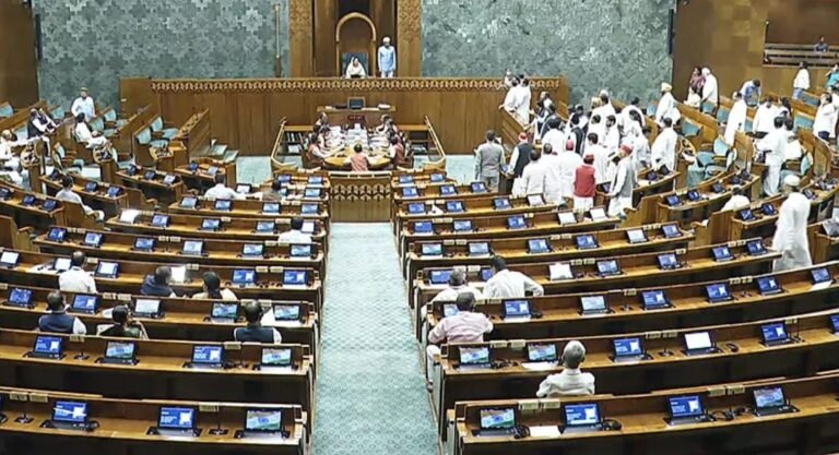 Parliament Monsoon Session: पहले ही दिन संसद में जमकर हंगामा, ऑपरेशन सिंदूर से लेकर जस्टिस वर्मा तक छाए रहे बड़े मुद्दे, जानें क्या– क्या हुआ…