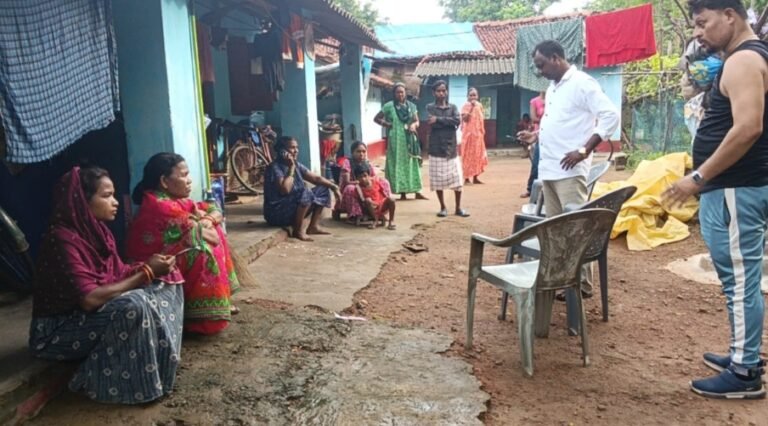 Jamshedpur: परसुडीह में चोरों का आतंक, घर के आंगन से बुलेट और स्कूटी चोरी, गश्ती नहीं होने से लोगों में नाराजगी…