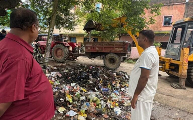 जमशेदपुर के गोविंदपुर में सफाई अभियान शुरू, कचरा हटाने के लिए चलाए गए जेसीबी और ट्रैक्टर…