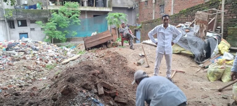 Jamshedpur: गोलमुरी में अतिक्रमण का मामला!! जमीन पर कब्ज़ा करते पकड़े गए पुलिस अधिकारी, आरोपों से घिरा थाना…