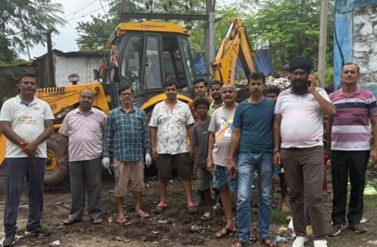 Jamshedpur: गोविंदपुर में डेंगू व बीमारियों से बचाव के लिए सफाई अभियान, 5 दिन में 300 ट्रैक्टर कचरा हटाया गया…