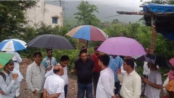 फोदलुगोड़ा गांव के टोला टाटा हाईवे होटल के पीछे जल-जमाव की समस्या पर प्रशासन सख्त, जल्द समाधान का आश्वासन