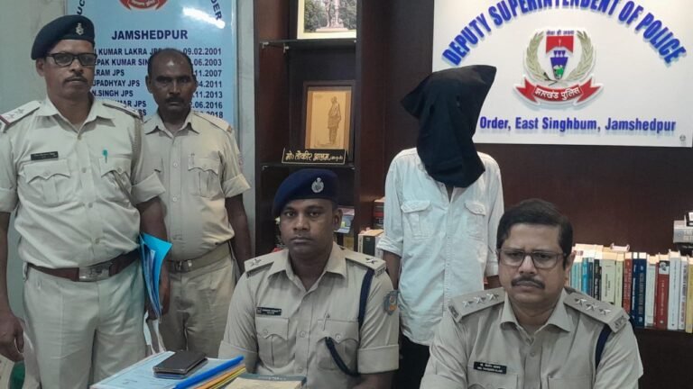 जमशेदपुर पुलिस की बड़ी कार्रवाई: परसुडीह में गांजा तस्करी का भंडाफोड़, एक गिरफ्तार, दो कि तलाश जारी…