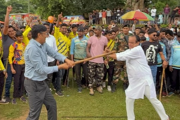 तजिया जुलूसों में इरफान अंसारी ने की शिरकत, कहा: ज़ुल्म के खिलाफ डटकर खड़े होने की सीख है ये….