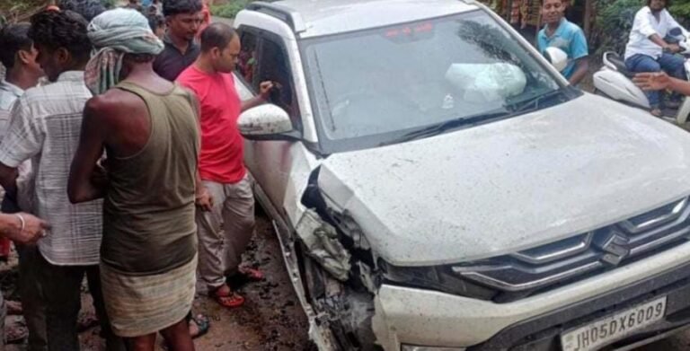 जमशेदपुर के बोड़ाम में अनियंत्रित कार दुकान में घुसी, हजारों का नुकसान, पुलिस ने मौके पर दिलाया 65 हजार का मुआवजा…