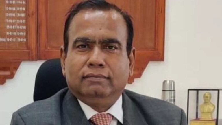 दक्षिण पूर्व रेलवे के जीएम छुट्टी पर, एजीएम सौमित्र मजूमदार को मिली अतिरिक्त जिम्मेदारी…