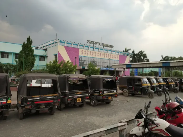 फिर एक बार टाटानगर स्टेशन में बढ़ी परेशानी!! जमशेदपुर रेलवे स्टेशन पार्किंग में दो गुटों में मारपीट, दोनों पक्षों ने दर्ज कराई FIR…