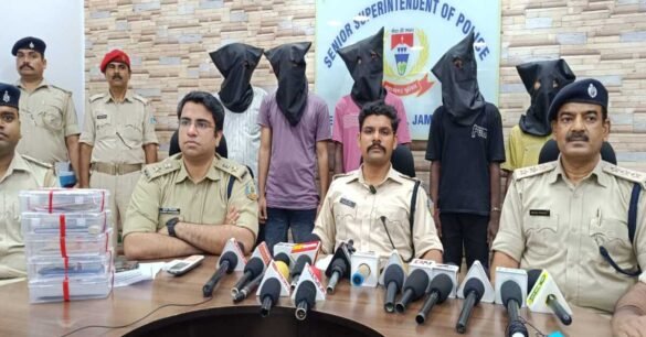 Jamshedpur: बिष्टुपुर के पंचभवन में 15 लाख की ज्वेलरी चोरी का खुलासा, 5 चोर गिरफ्तार…