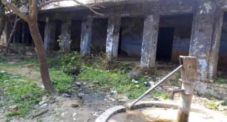 Jharkhand: जर्जर स्कूलों में क्लास पर रोक, मरम्मत के सख्त निर्देश…