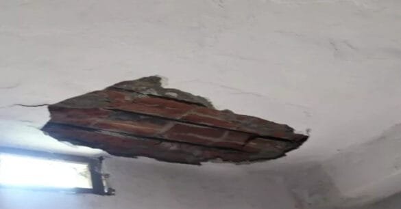 Gorakhpur: स्कूल की छत से प्लास्टर गिरा, छात्र गंभीर रूप से घायल, प्रधानाध्यापिका निलंबित…