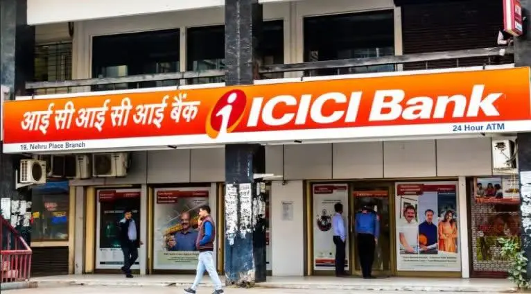 ICICI बैंक ने बढ़ाई सेविंग अकाउंट की मिनिमम बैलेंस लिमिट, अब रखने होंगे ₹50,000…