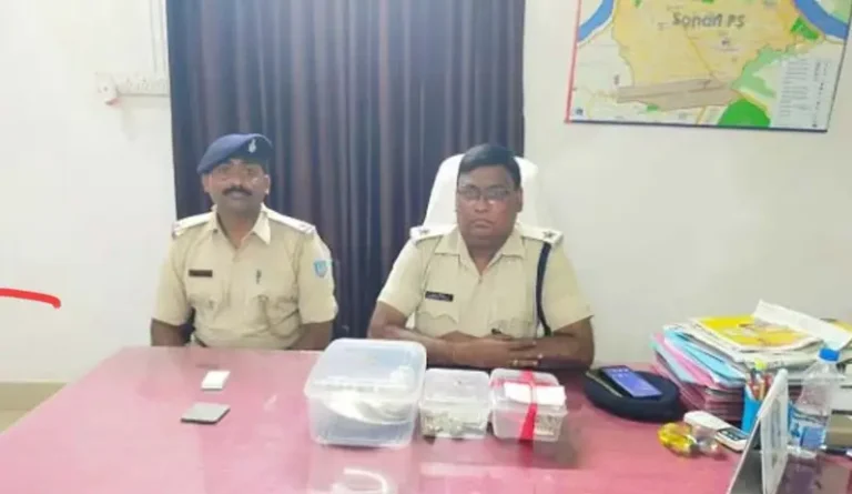 Jamshedpur: सोनारी में चोरी का खुलासा, 48 घंटे में तीन आरोपी गिरफ्तार, जेवरात व नकदी बरामद…