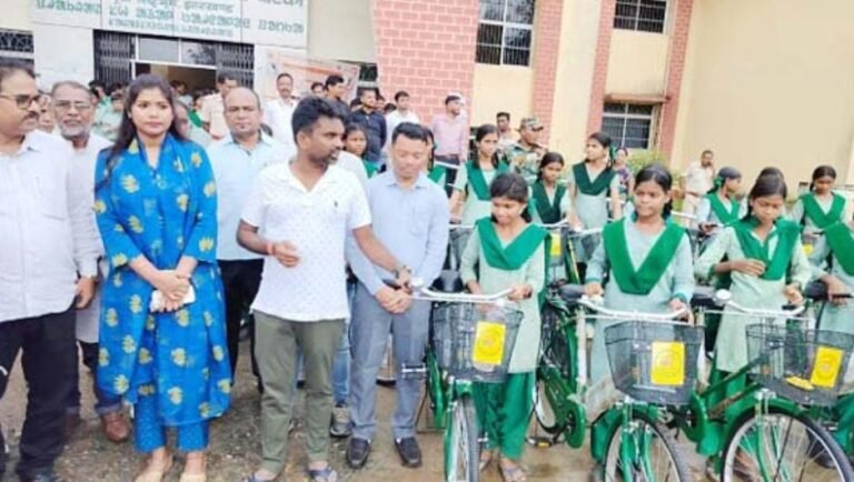 जमशेदपुर ग्रामीण क्षेत्र: पोटका प्रखंड के 2764 छात्रों को मिलेगा साइकिल, विधायक संजीव सरदार ने की ‘उन्नति का पहिया’ योजना की शुरुआत…