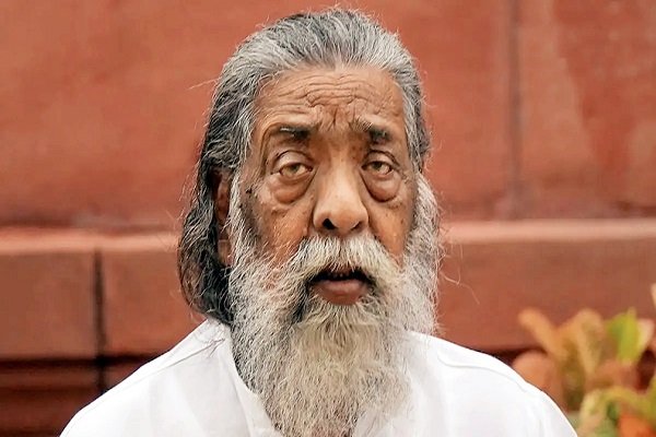 झारखंड के स्कूलों में पढ़ाई जाएगी दिशोम गुरु शिबू सोरेन की जीवनी, 2026 से लागू होगा फैसला…