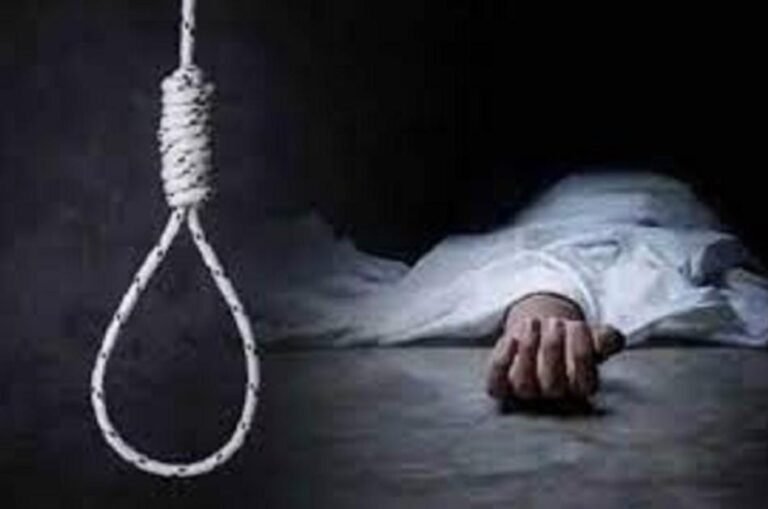 Jamshedpur : टेल्को में ऑटो चालक ने फांसी लगाकर की आत्महत्या, मानसिक तनाव से था परेशान…