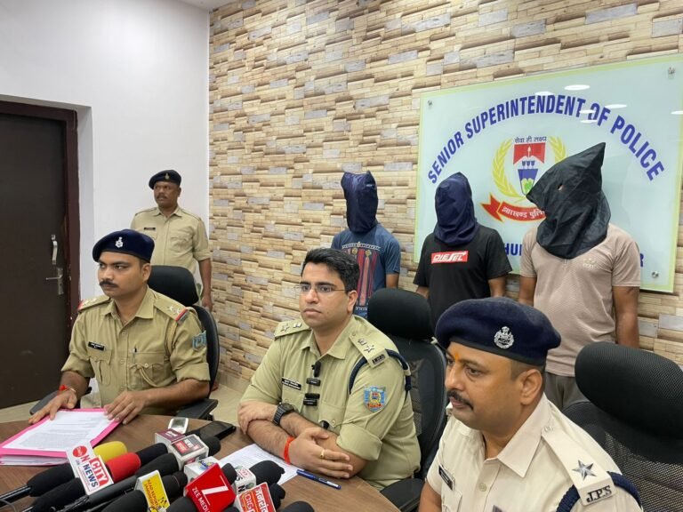जमशेदपुर पुलिस ने टेम्पू चोरी के गिरोह का किया पर्दाफाश, 3 आरोपी गिरफ्तार, टेम्पू और चोरी के पार्ट्स बरामद…