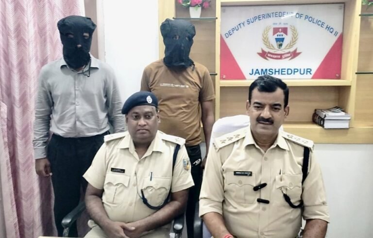 Jamshedpur: मात्र 6 घंटे में जमशेदपुर पुलिस ने सुलझाया मामला , डोबो ब्रिज पर ट्रक चालक से हुई थी छिनतई, दो आरोपी गिरफ्तार…