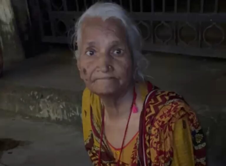 जमशेदपुर मानगो धोबी घाट के पास 70 वर्षीय महिला ने की नदी में कूदकर जान देने की कोशिश, लोगों ने बचाया…