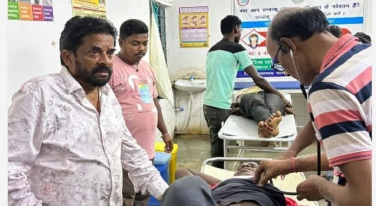 जमशेदपुर ग्रामीण क्षेत्र: चाकुलिया में बाइक-साइकिल की टक्कर, दो गंभीर, विधायक समीर मोहंती ने खुद पहुंचाया अस्पताल…