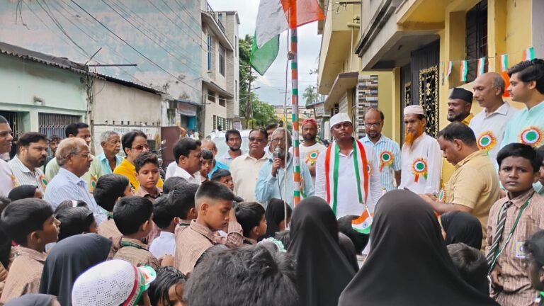 यूनाइटेड वाइस क्लब एंड सोशल वेलफेयर सोसाइटी ने स्वतंत्रता दिवस पर फहराया झंडा…