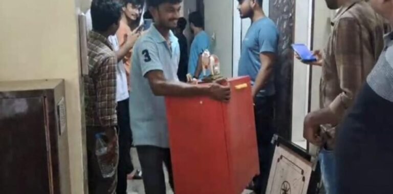 रांची में विधवा का फ्लैट कब्जाने का मामला, कोर्ट के आदेश पर खाली कराया गया…