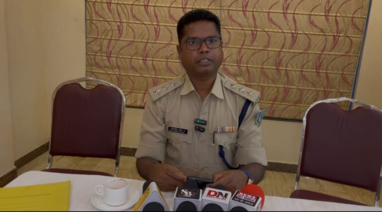 Jamshedpur: ईद मिलादुन्नबी के मौके पर जमशेदपुर के मानगो आजादनगर में पुलिस की हुई अहम बैठक…